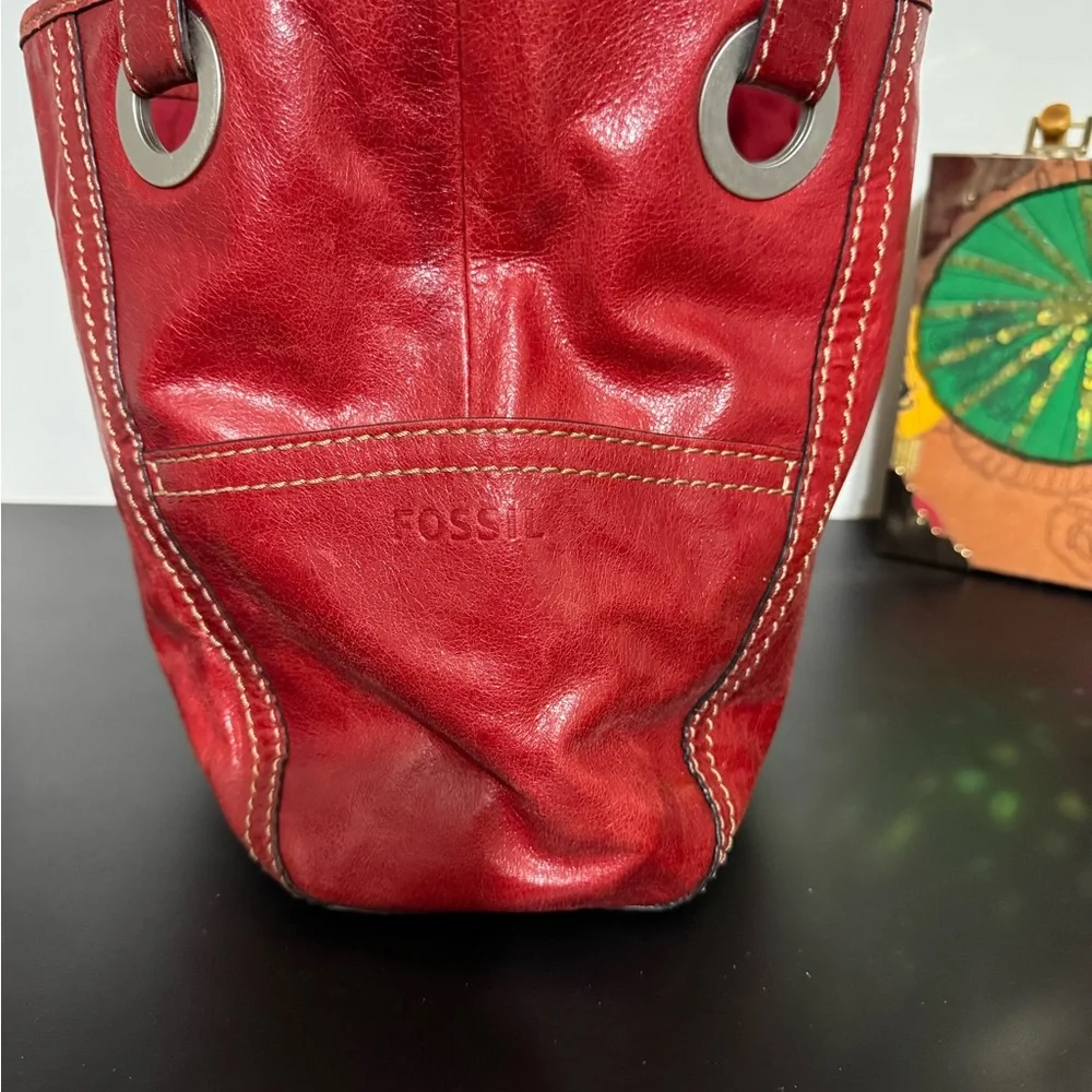 Fossil Red Leather Tote Bag 2 pockets 1 zipper pocket - Picture 2 of 7